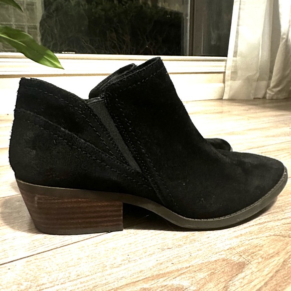 Side Zip Suede Boots ๐ - Picture 2 of 7